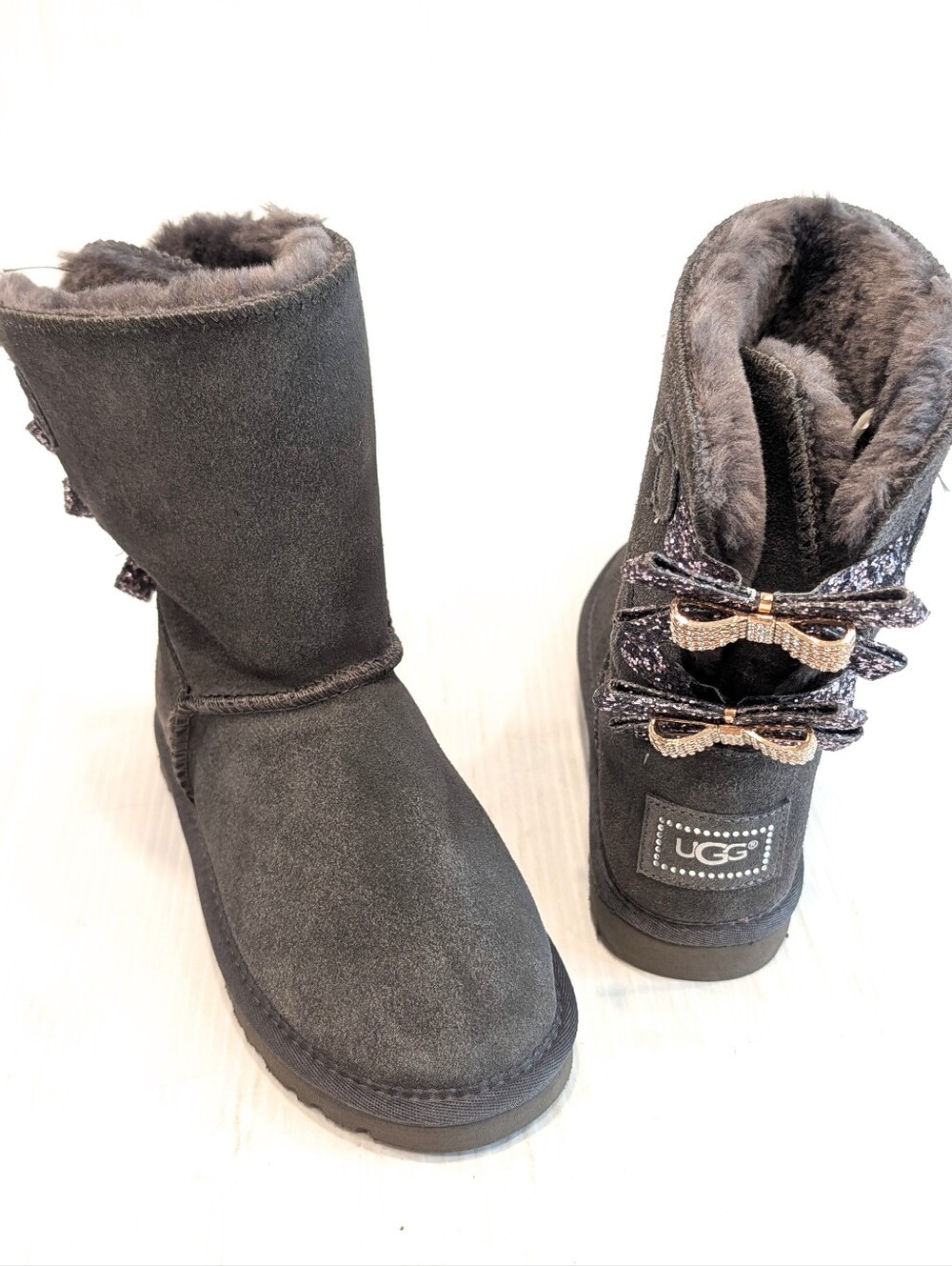 UGG Bailey Bling Glitz Kids Gray Suede Shearling Bow-Back Mid Boots Size 4